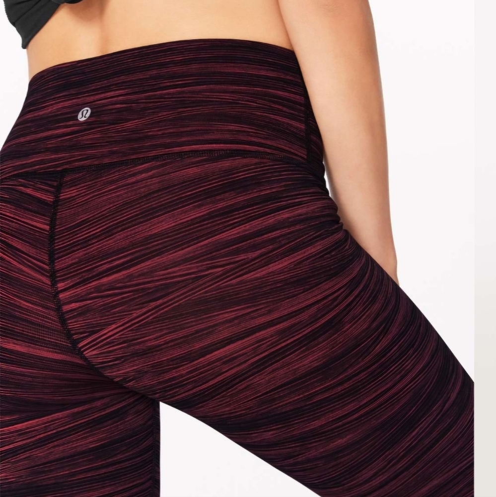 LULULEMON Wunder Under 7/8 Hi-Rise Tights Pants Berry Black Stripe SZ 2/4